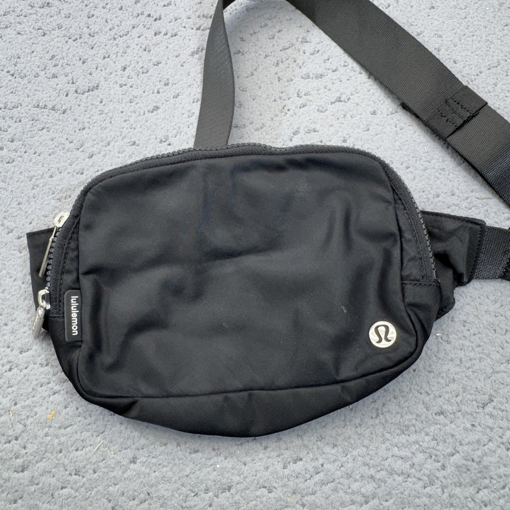 Lululemon Everywhere Belt Bag‎ Black Crossbody Fanny Pack Waist Pack Logo 9x6